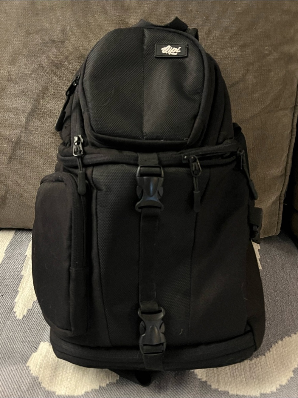 QIPI Sling Camera Bag Black Water Resistant Lightweight EUC